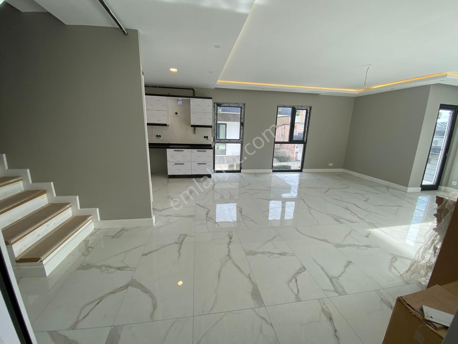 Yankı'dan Madende 165 M2 4 Yıllık Butik Sitede 3+1 Dubleks Daire - Görsel 9