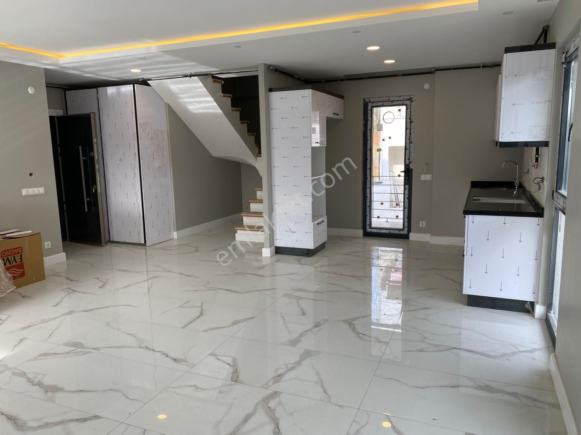 Yankı'dan Madende 165 M2 4 Yıllık Butik Sitede 3+1 Dubleks Daire - Görsel 5