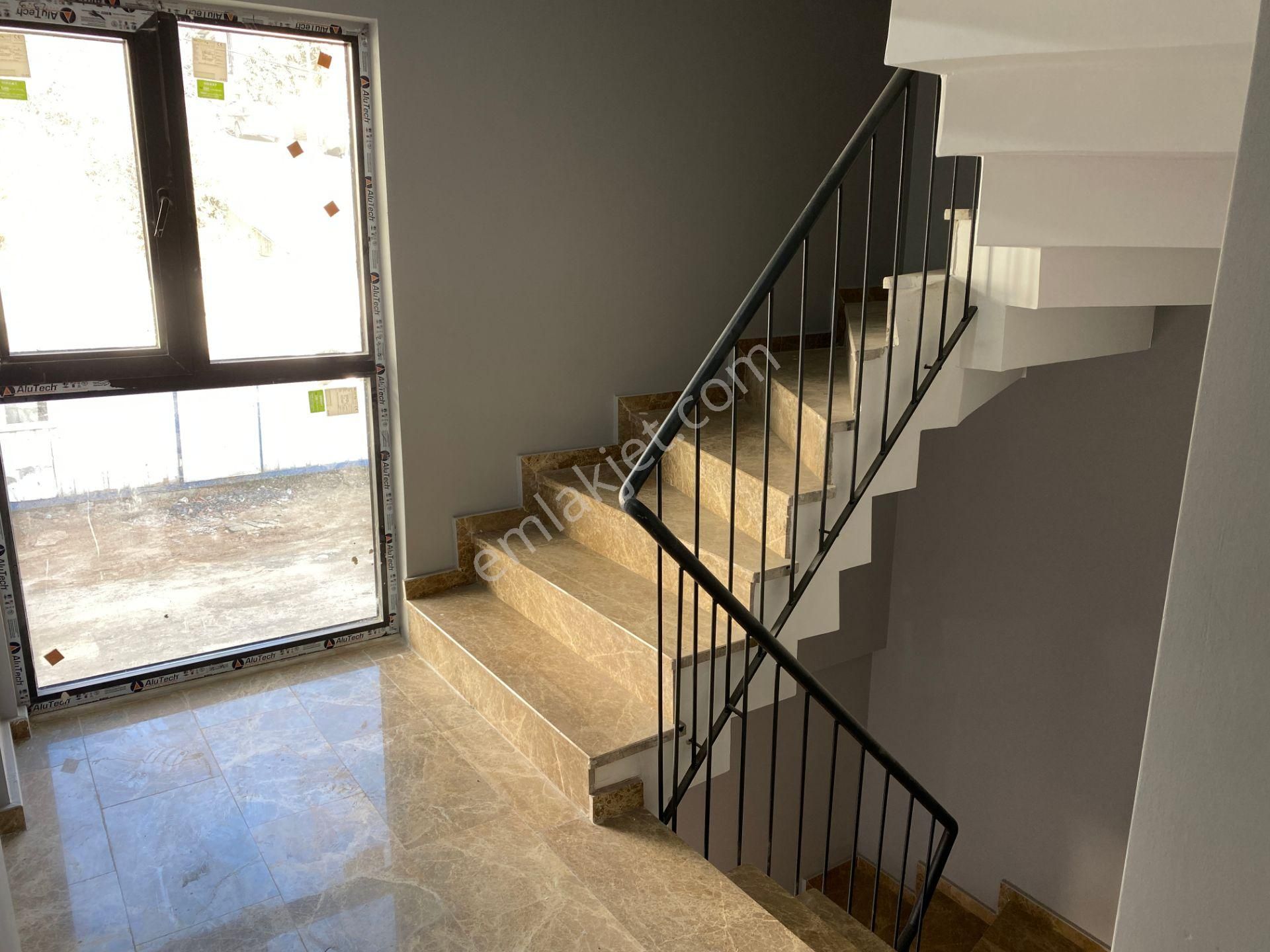 Yankı'dan Madende 165 M2 4 Yıllık Butik Sitede 3+1 Dubleks Daire - Görsel 28