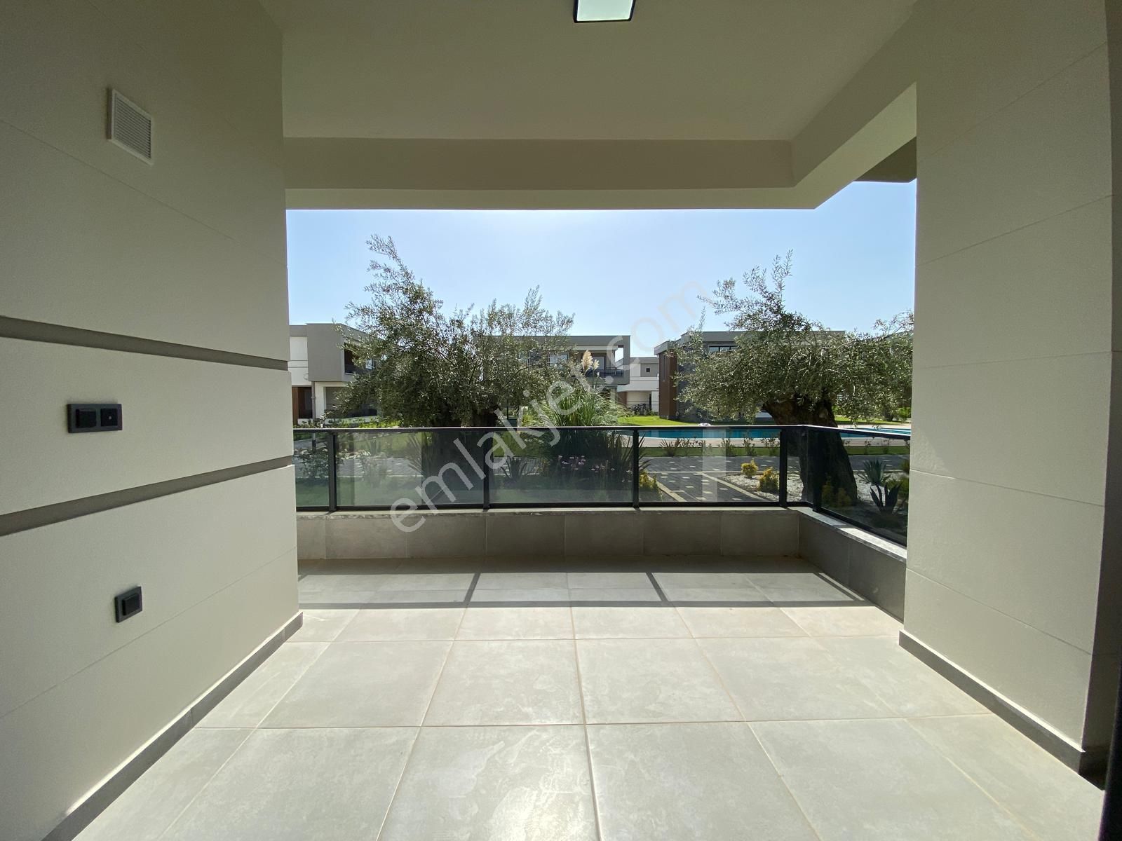 Altınoluk Ta Göz Alıcı Mimari İle Doğa Harikası Eşsiz 4+1 Villa - Görsel 12