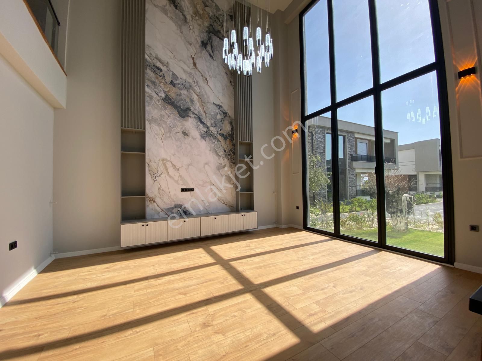 Altınoluk Ta Göz Alıcı Mimari İle Doğa Harikası Eşsiz 4+1 Villa - Görsel 10