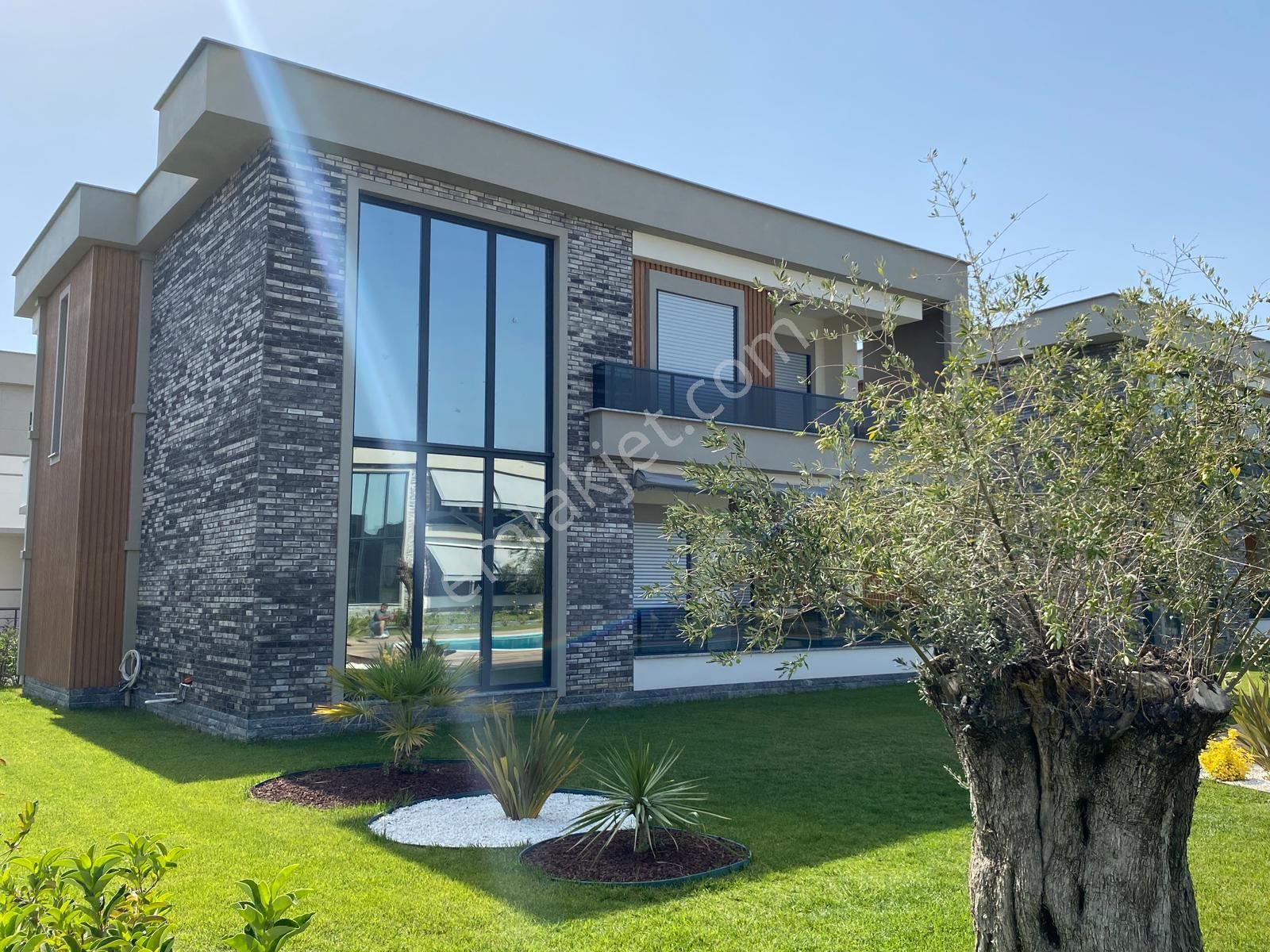 Altınoluk Ta Göz Alıcı Mimari İle Doğa Harikası Eşsiz 4+1 Villa - Görsel 3