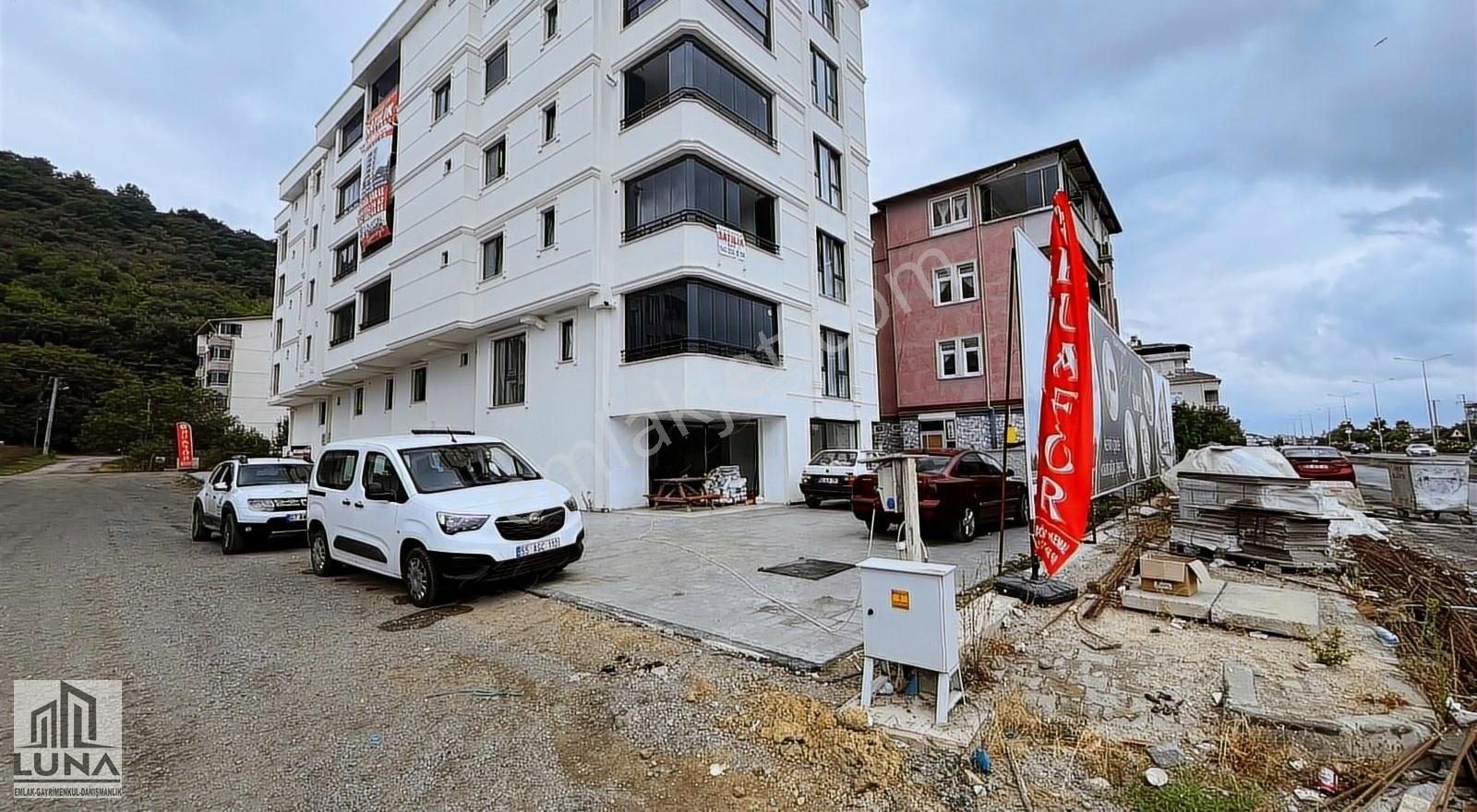 Lunadan İncesu Yalıda Sahile 50m Sıfır 1+1 Daireler