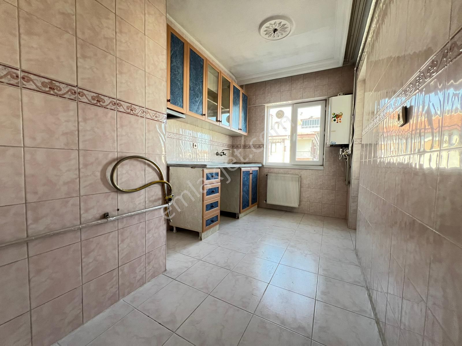 Engin Emlak'tan Hicret Cami Yakını 3+1 Kiralık Daire