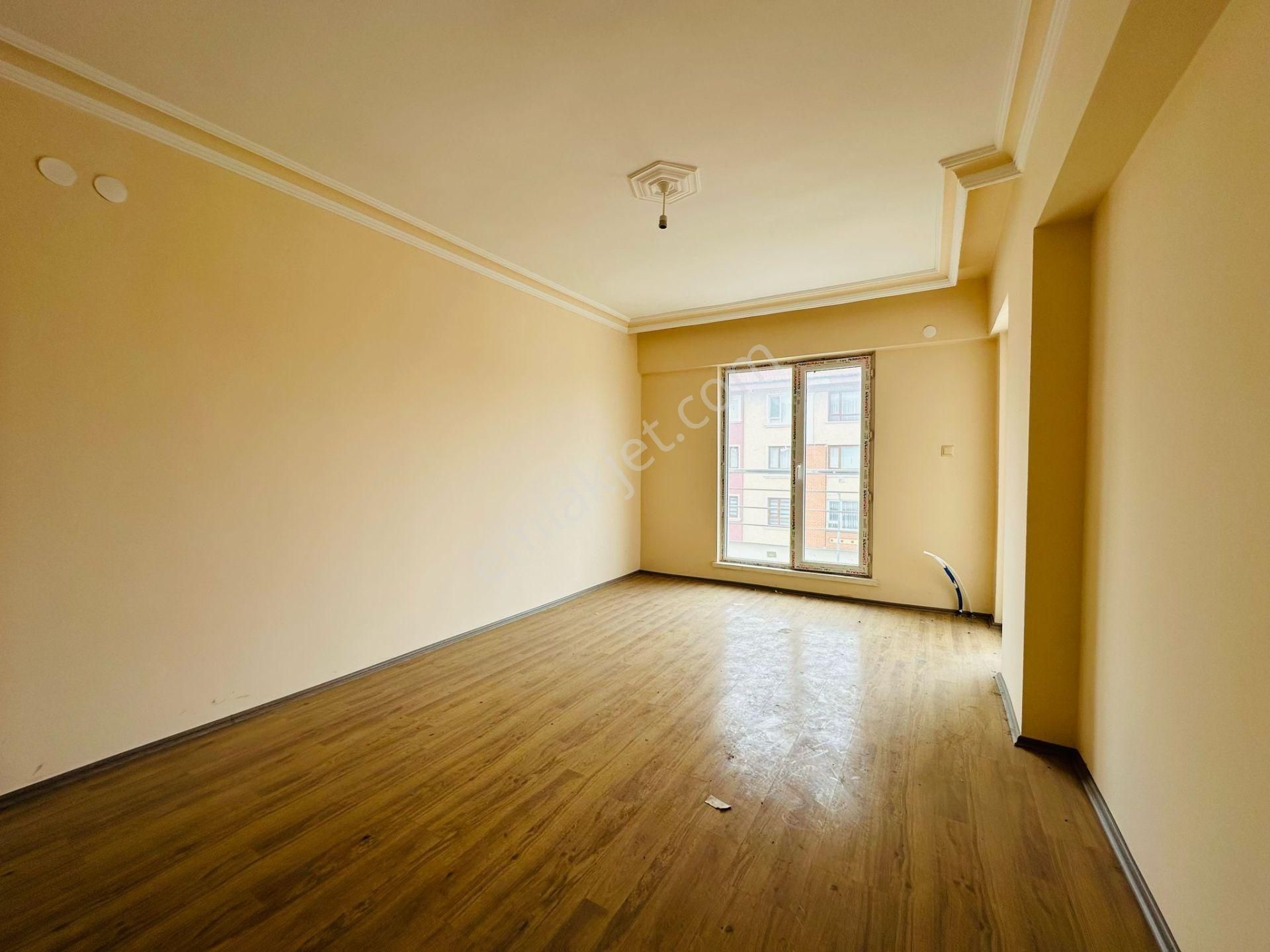 Karapürçek'te Uçaklı Park Yakınında Asansörlü Ebeveyn Banyolu 3+1 Ara Kat Satılık Daire !! - Görsel 8