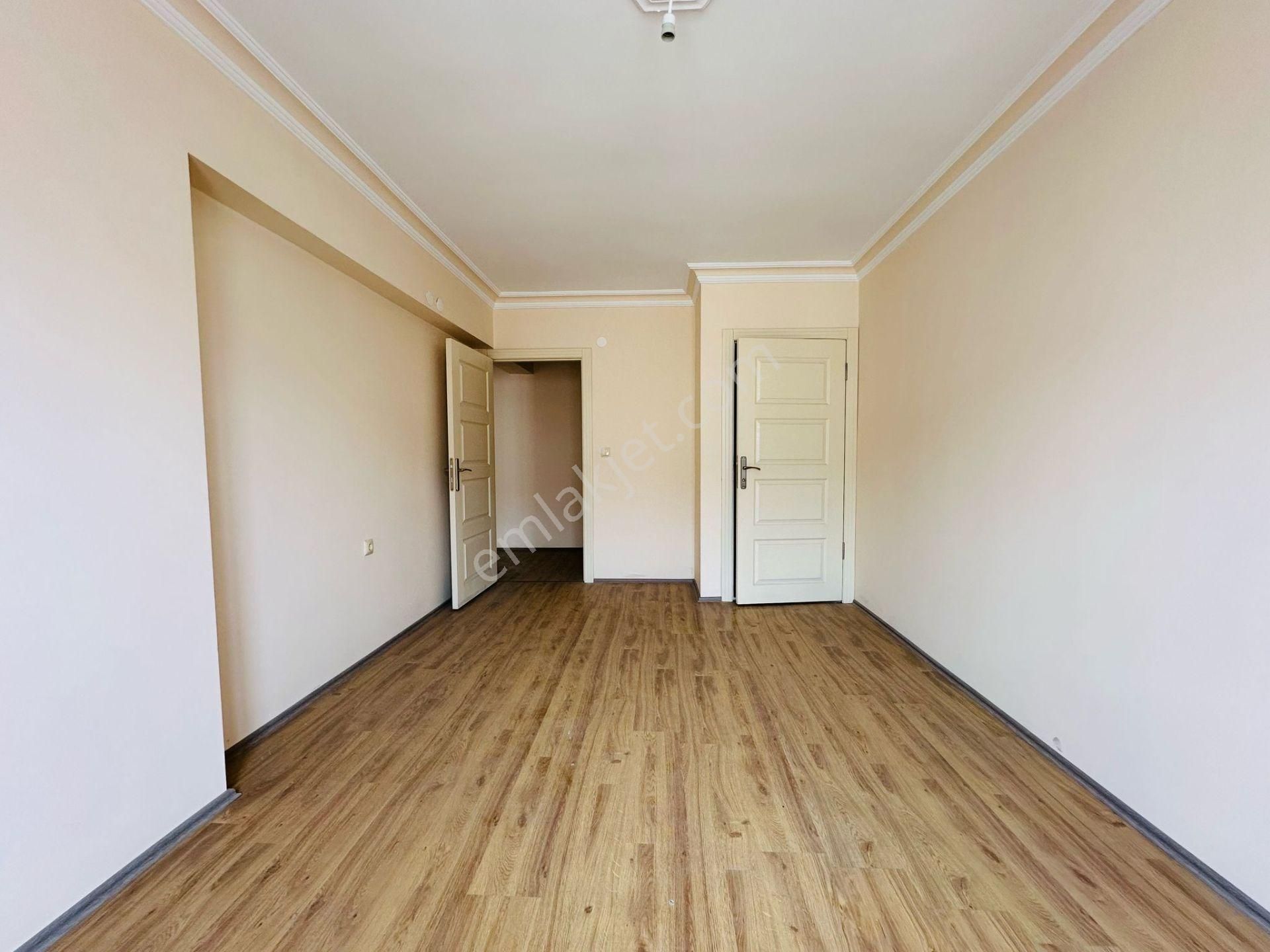 Karapürçek'te Uçaklı Park Yakınında Asansörlü Ebeveyn Banyolu 3+1 Ara Kat Satılık Daire !! - Görsel 9