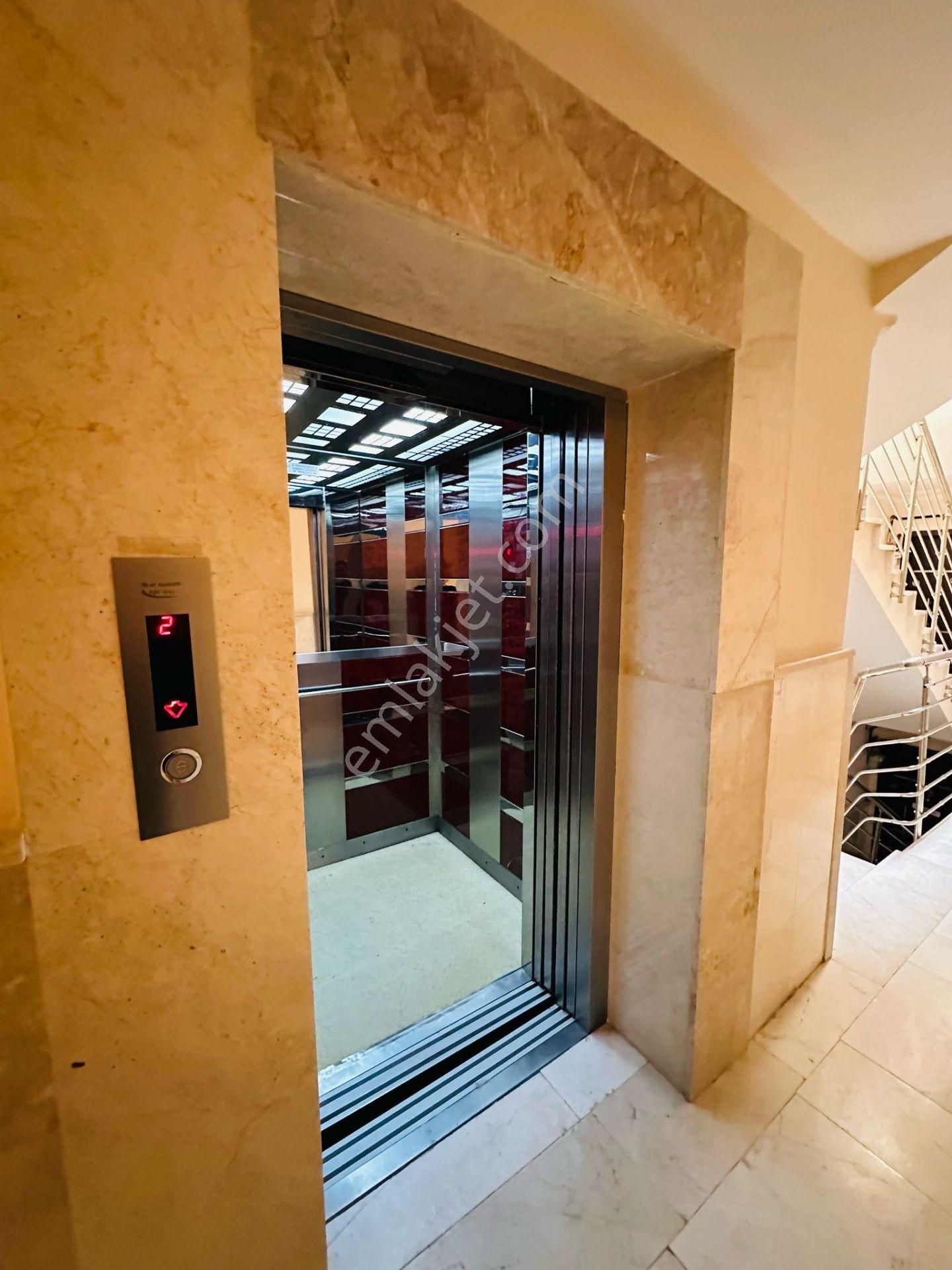 Karapürçek'te Uçaklı Park Yakınında Asansörlü Ebeveyn Banyolu 3+1 Ara Kat Satılık Daire !! - Görsel 27