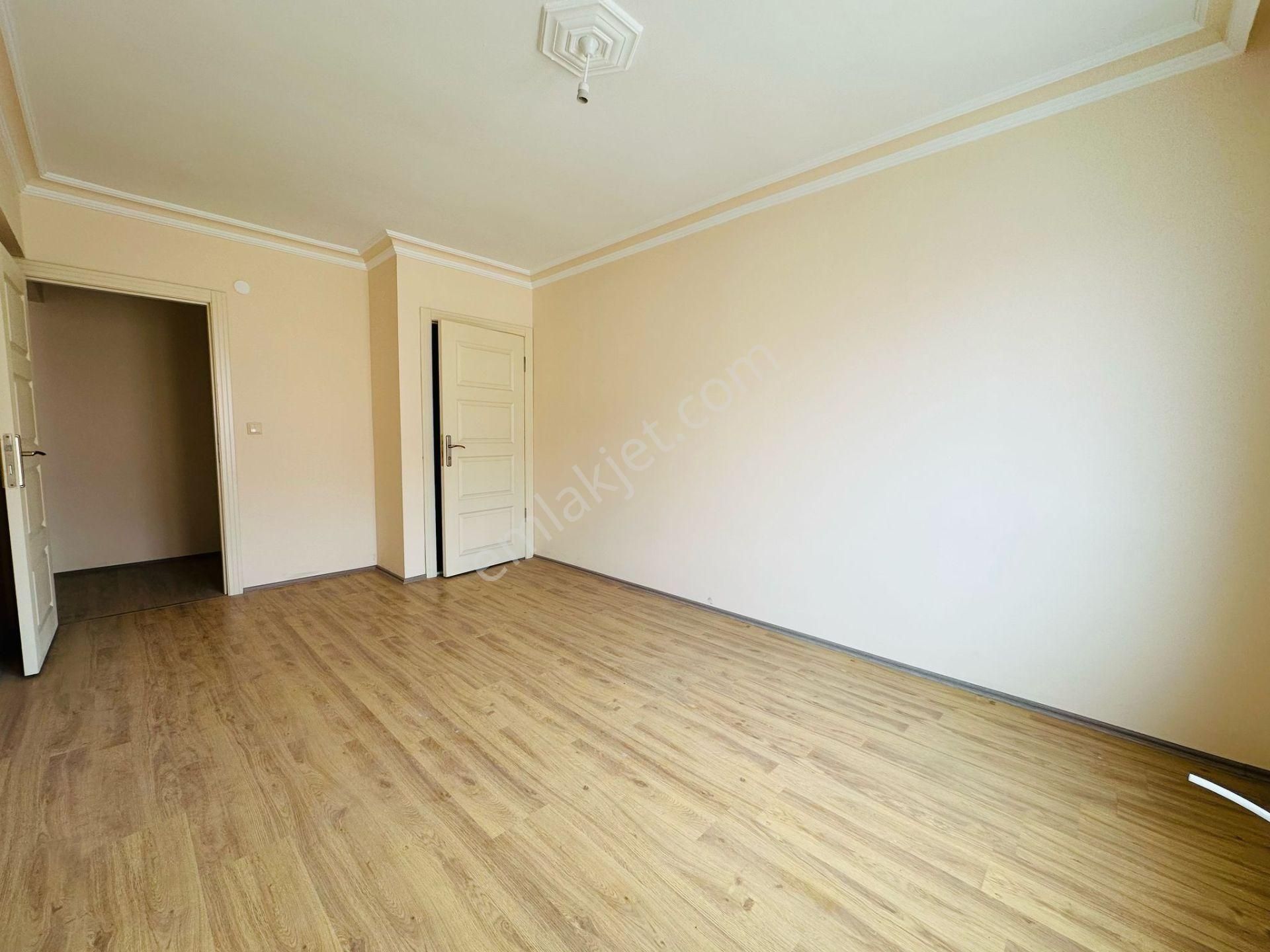 Karapürçek'te Uçaklı Park Yakınında Asansörlü Ebeveyn Banyolu 3+1 Ara Kat Satılık Daire !! - Görsel 10