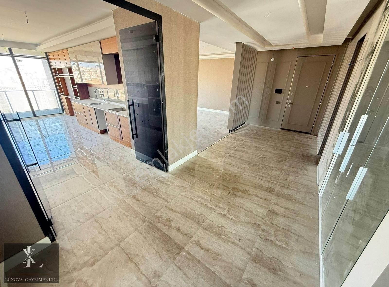 Ovacıkta Eşsiz Mimari 3 Banyolu 4+1 Sosyal Donatılı Lüx Rezidans - Görsel 17