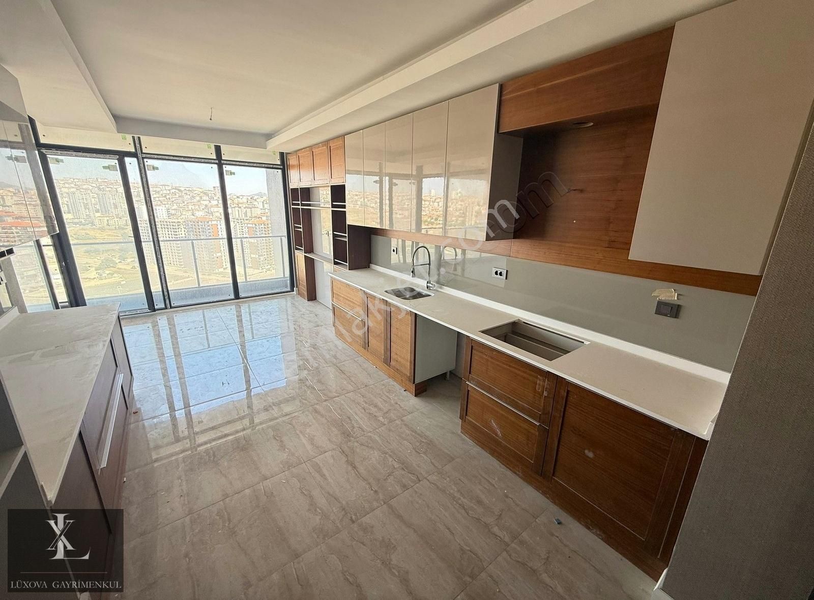 Ovacıkta Eşsiz Mimari 3 Banyolu 4+1 Sosyal Donatılı Lüx Rezidans - Görsel 2