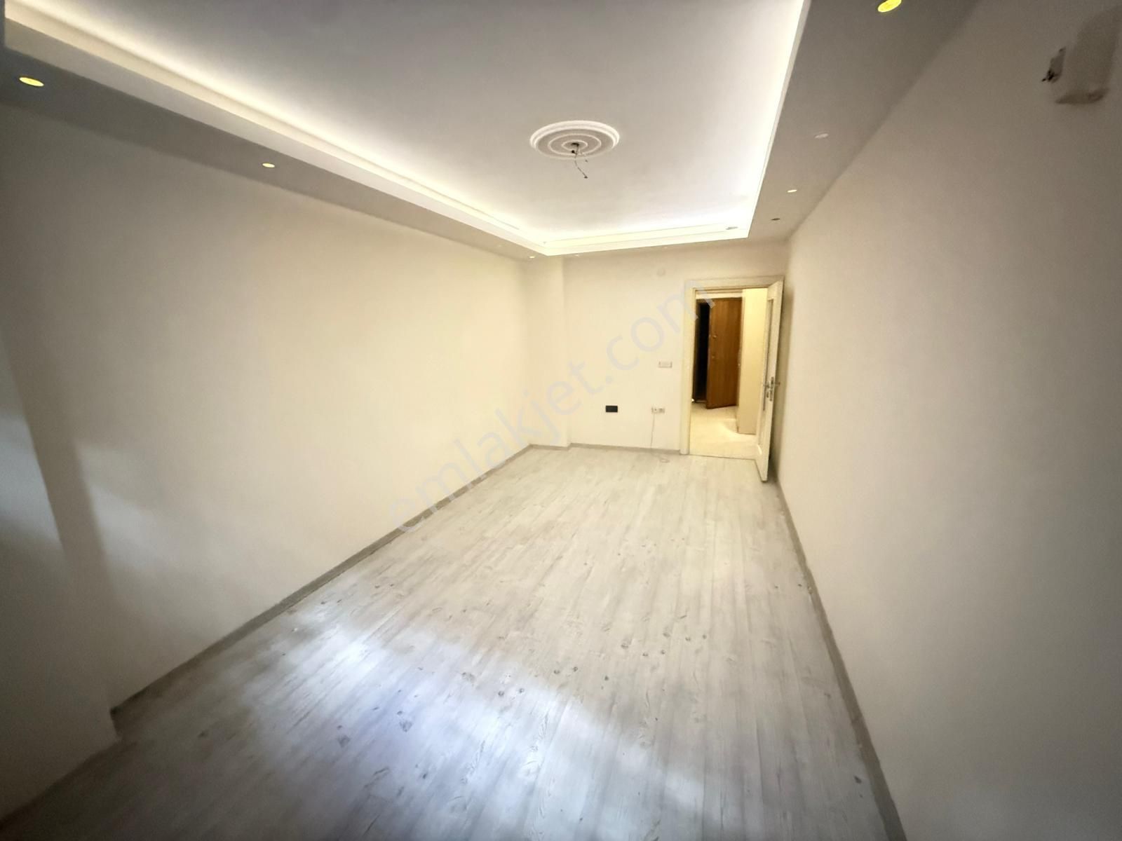 Barış'tan 9 Yıllık Binada Geniş 2+1 Bahçe Katı Daire