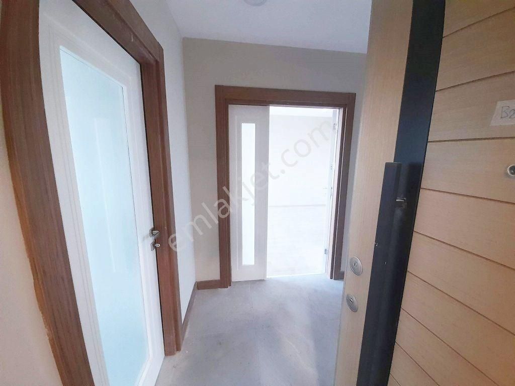 Beylikdüzü Yakuplu Marmara Sahil Palm Marin Sitesinde Kiralık 2+1 Kapalı Mutfaklı Arakat Daire