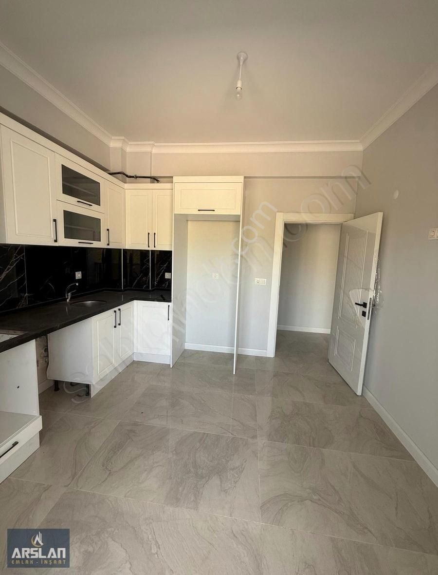Arslan Emlak'tan İnegöl Akhisar Da Satılık Arakat 3+1 Daire - Görsel 9
