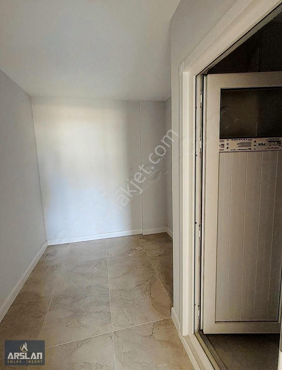 Arslan Emlak'tan İnegöl Akhisar Da Satılık Arakat 3+1 Daire - Görsel 14