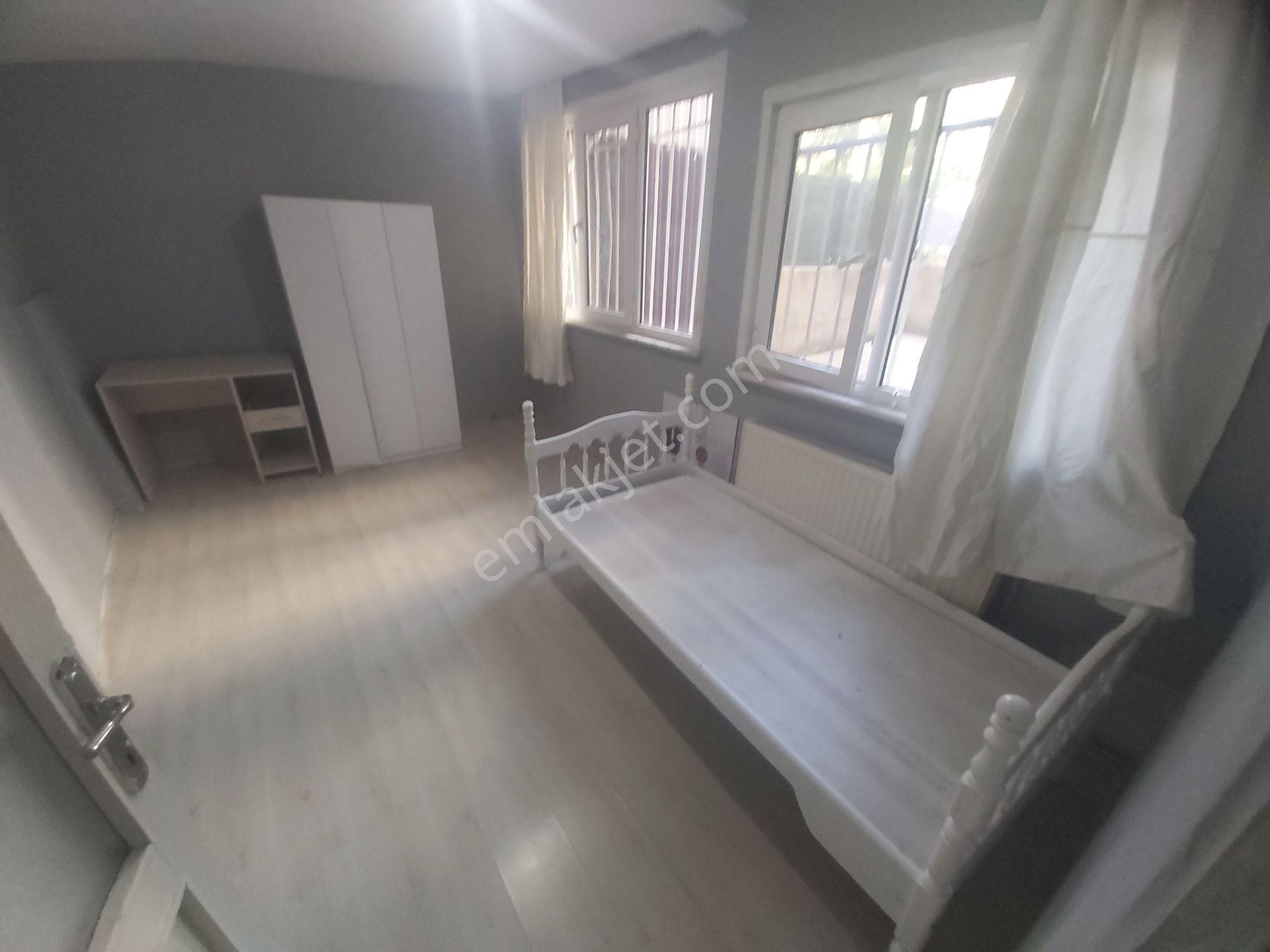 Aktaş'tan Valide Atik 'te 1+1 Kombil İçi Bakımlı Bahçekatı Daire