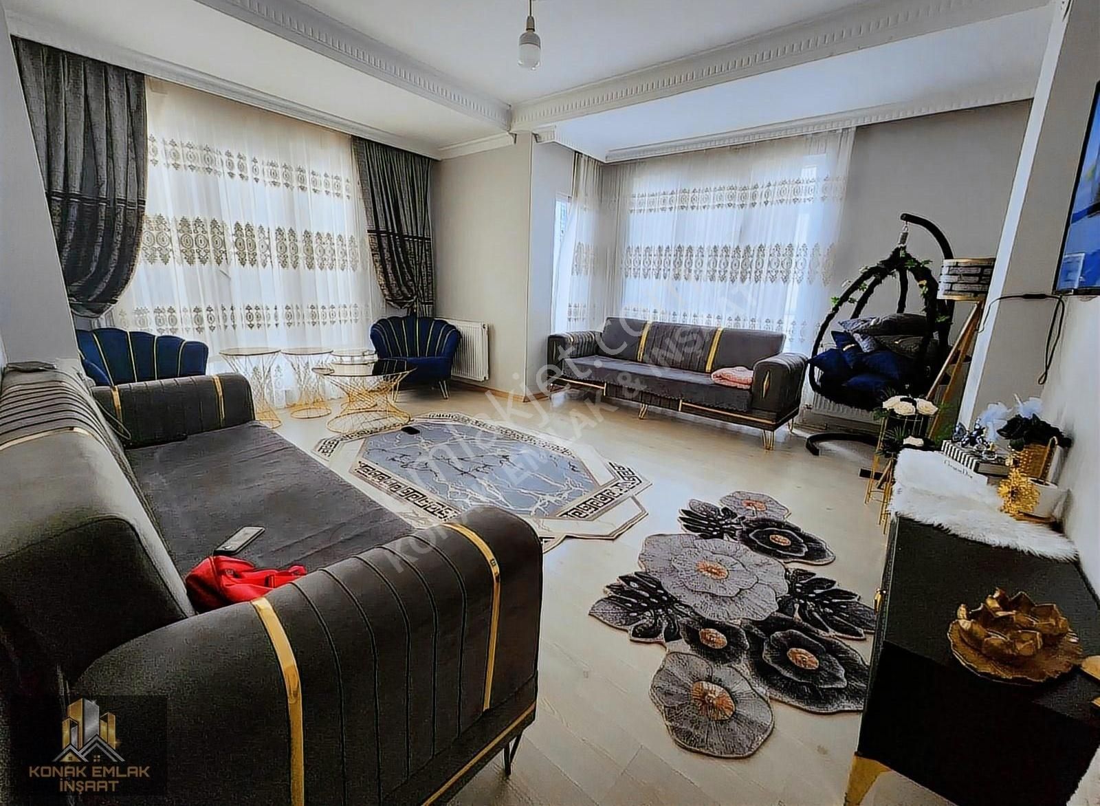 Satılık 2+1 Çift Balkonlu 1 Kat Ebeveyn Banyolu