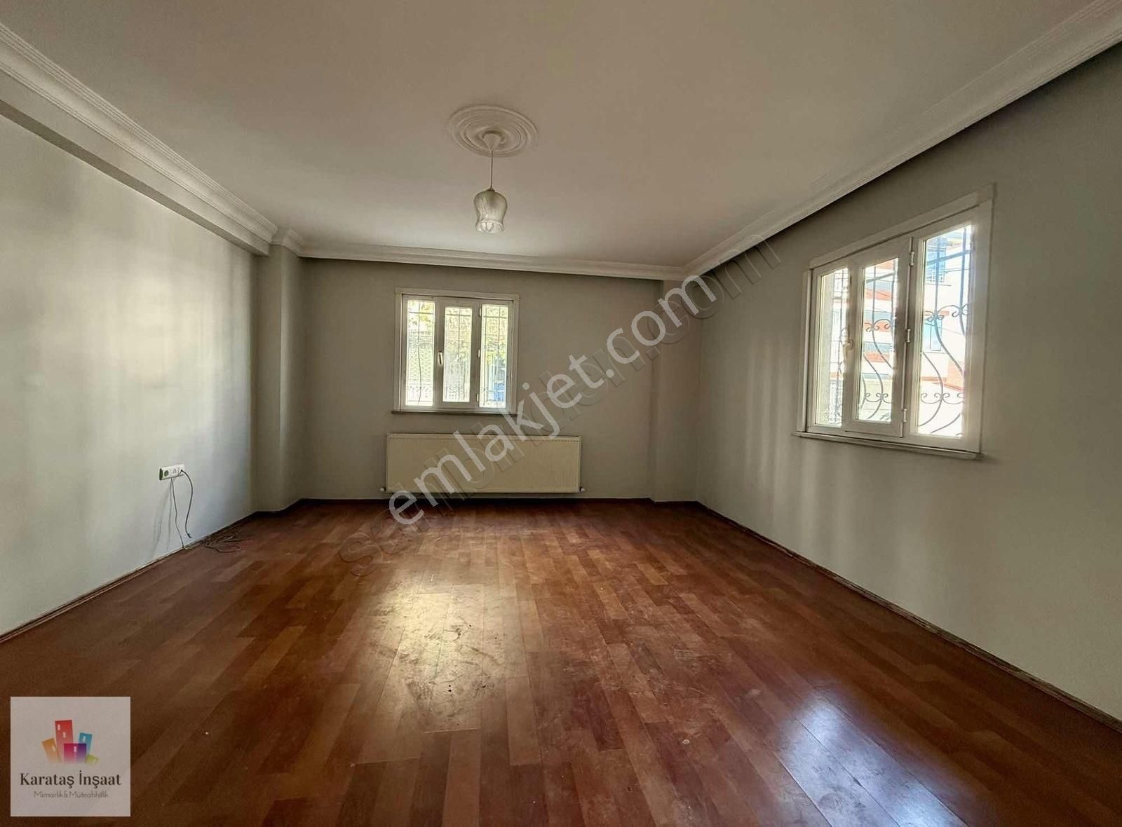 Karataş'tan Uygun Fiyata 100 M² Geniş Ferah Yüksek Giriş Kat