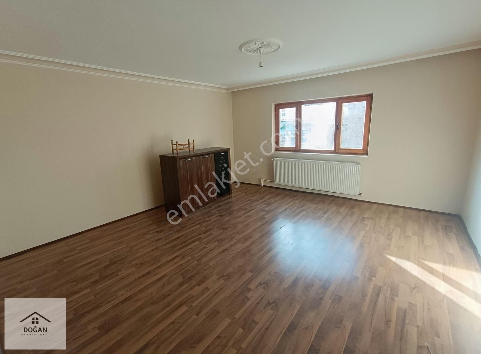 Etimesgut Piyade Ara Katta Önü Açık Satılık 3+1 Geniş Daire