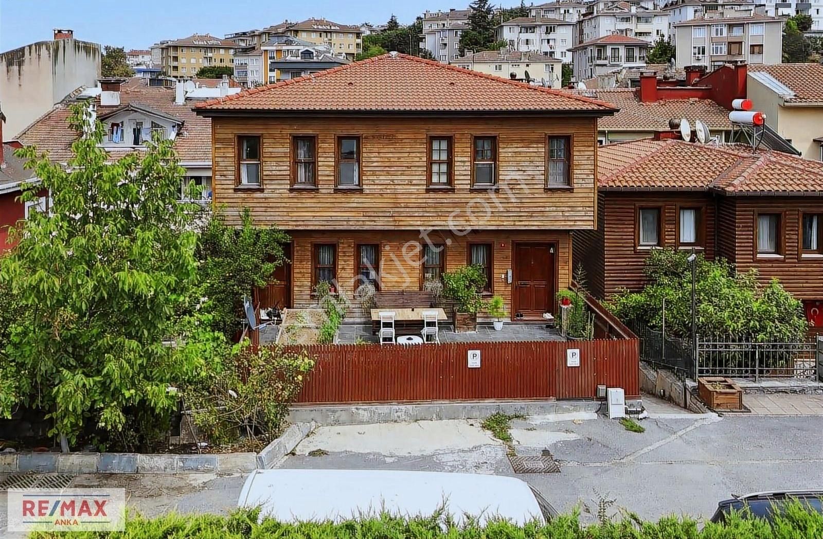 Şile De Muhteşem Konumda 4+1, Net 315 M2 ,özel İnşa Villa
