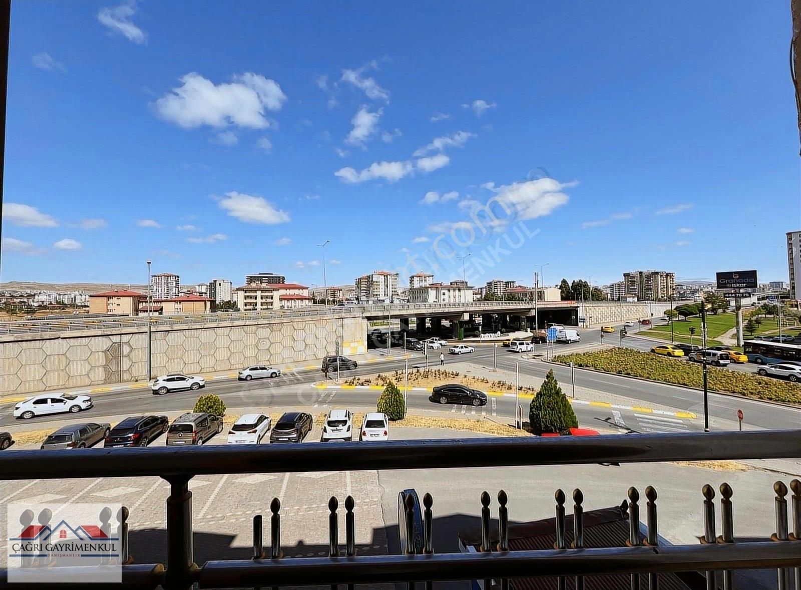 Bağdat Caddesi Girişinde Emre Kitapevi Üzeri Satılık 3+1 Daire