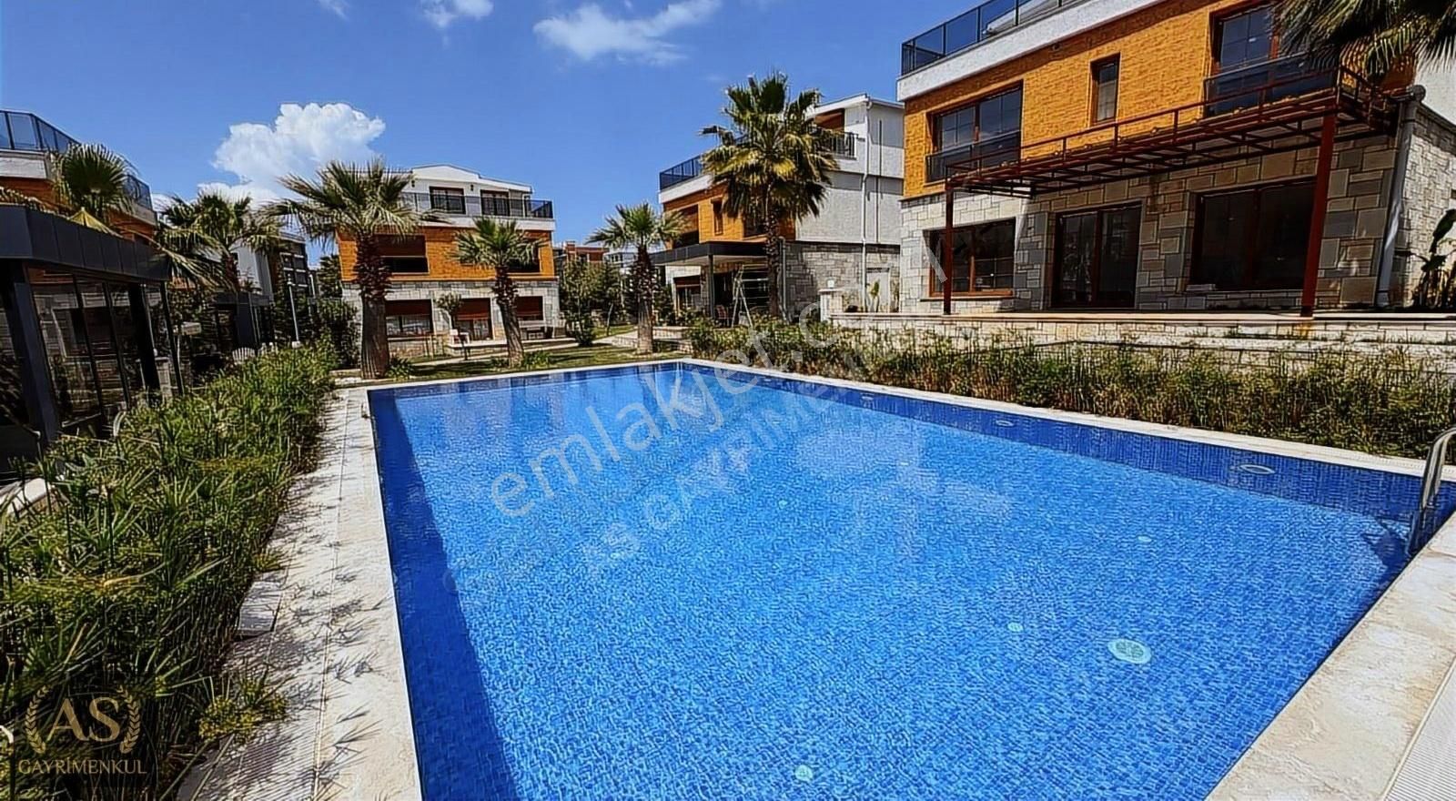 As Gyd...güzelbahçe Okullar Bölgesinde Havuzlu Site İçinde Villa