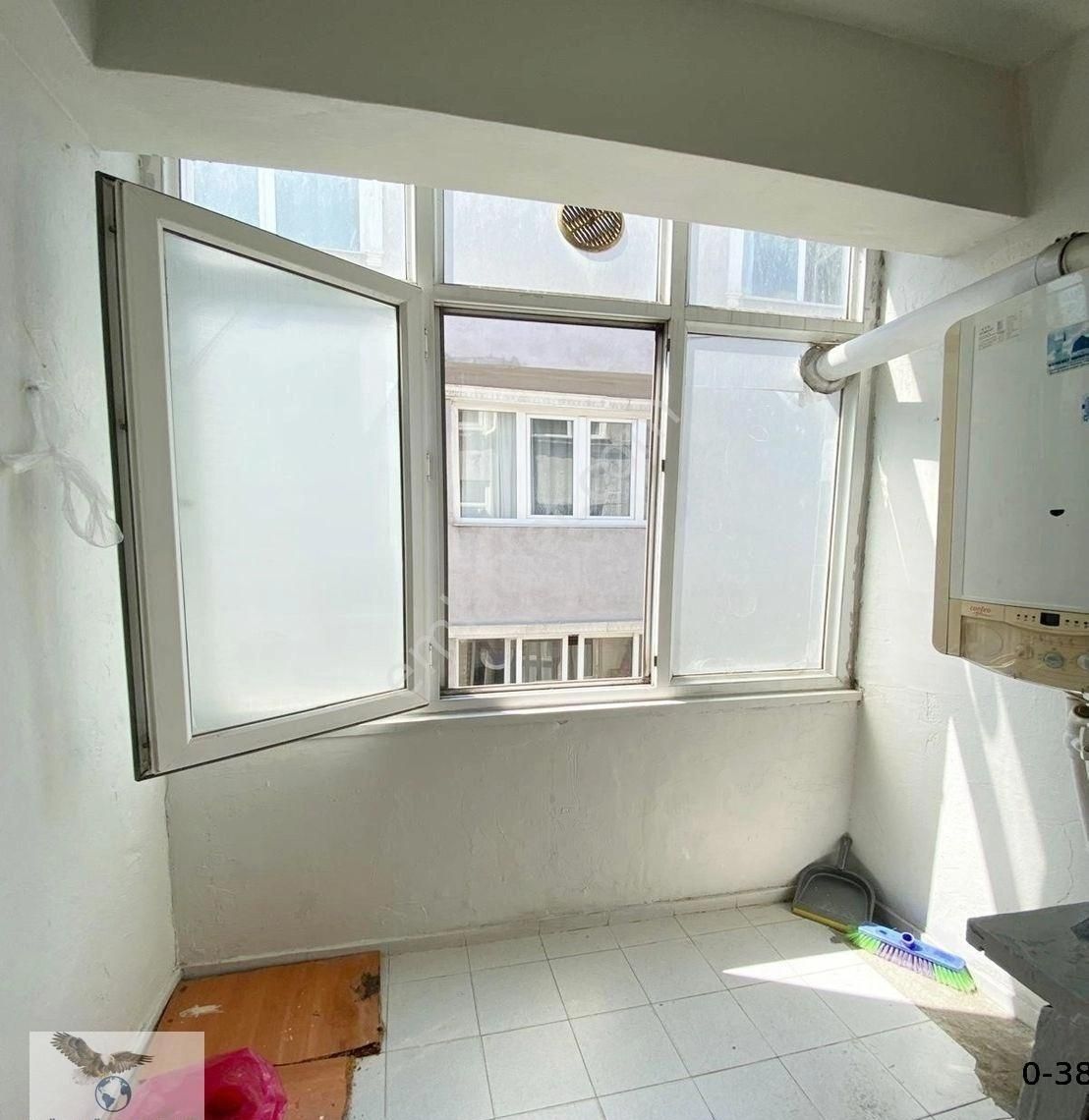 Avcılar Merkezde 2+1 Asansörlü Ara Kat Daire Metrobüse Çok Yakın - Görsel 14