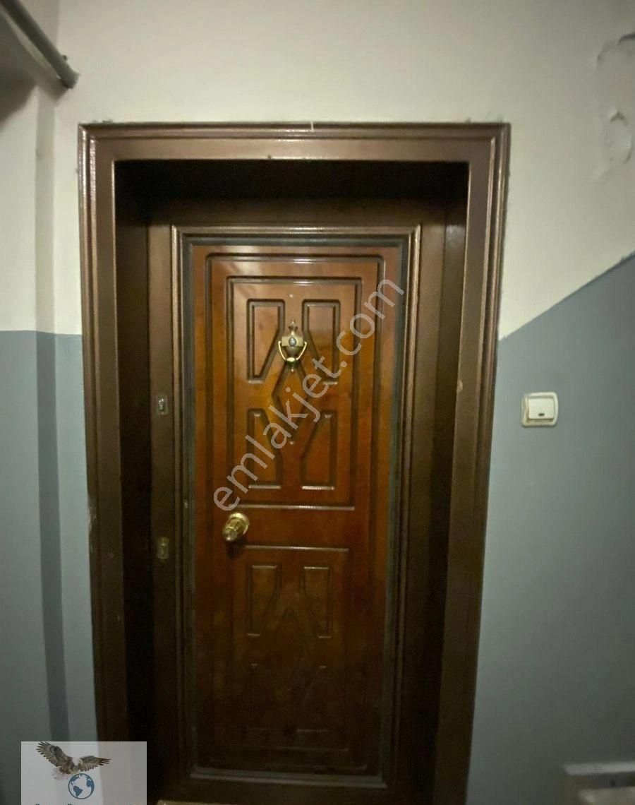 Avcılar Merkezde 2+1 Asansörlü Ara Kat Daire Metrobüse Çok Yakın - Görsel 3