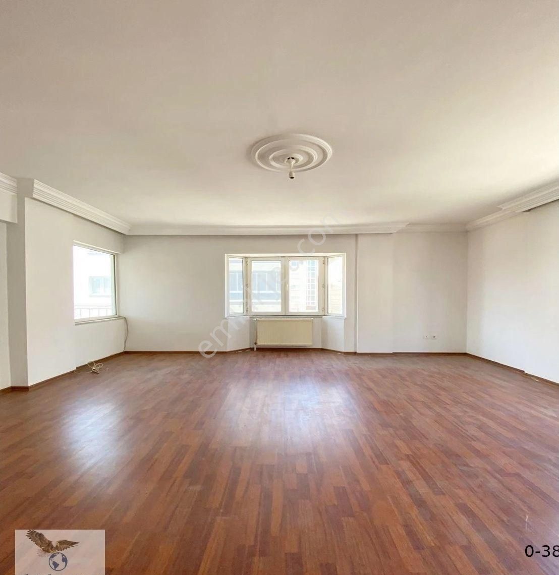 Avcılar Merkezde 3+1 Saray Genişliğinde Ön Cephe Daire