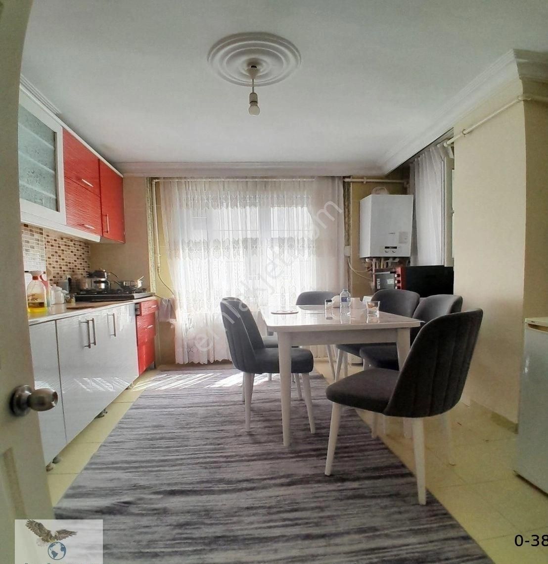 Avcılar Merkezde 2+1 Asansörlü Satılık Ara Kat Daire - Görsel 2