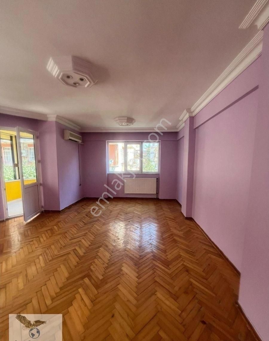 Müslüm Emlaktan Metrobüse Yakın 3+1 Kiralık Daire