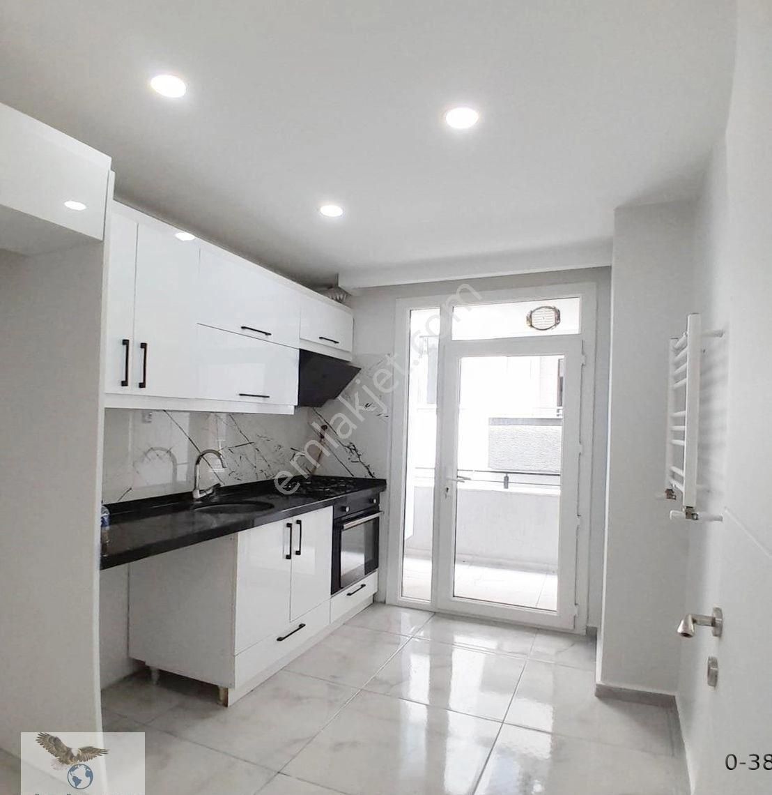 Avcılar D.köşklerde 1+1 Ayrı Mutfaklı 3 Yıllık Ara Kat Daire