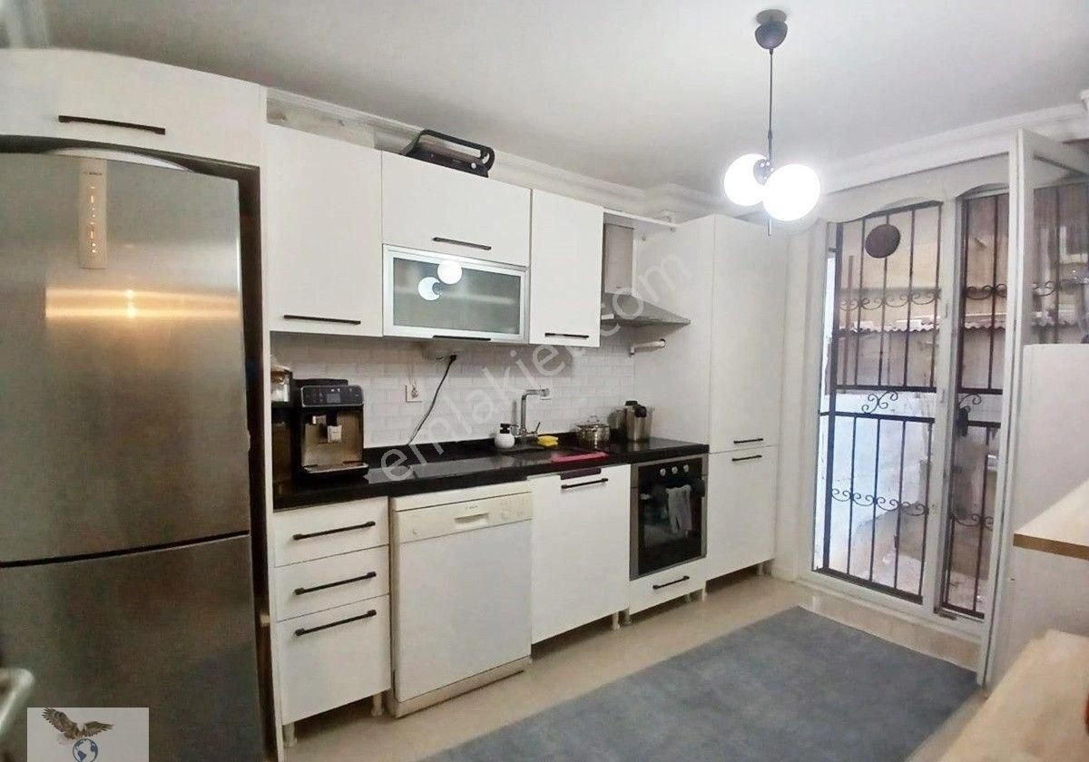 Avcılar Cihangirde Metrobüse Yakın 3+1 Ters Dublex Bahçe Katı Satılık - Görsel 3