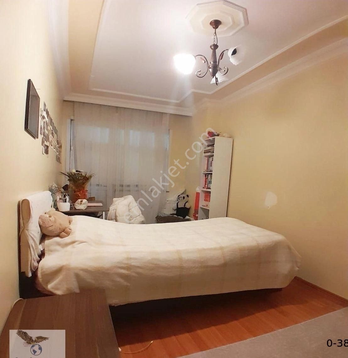 Avcılar Cihangirde 23 Senelik 3+1 Ara Kat Satılık Daire