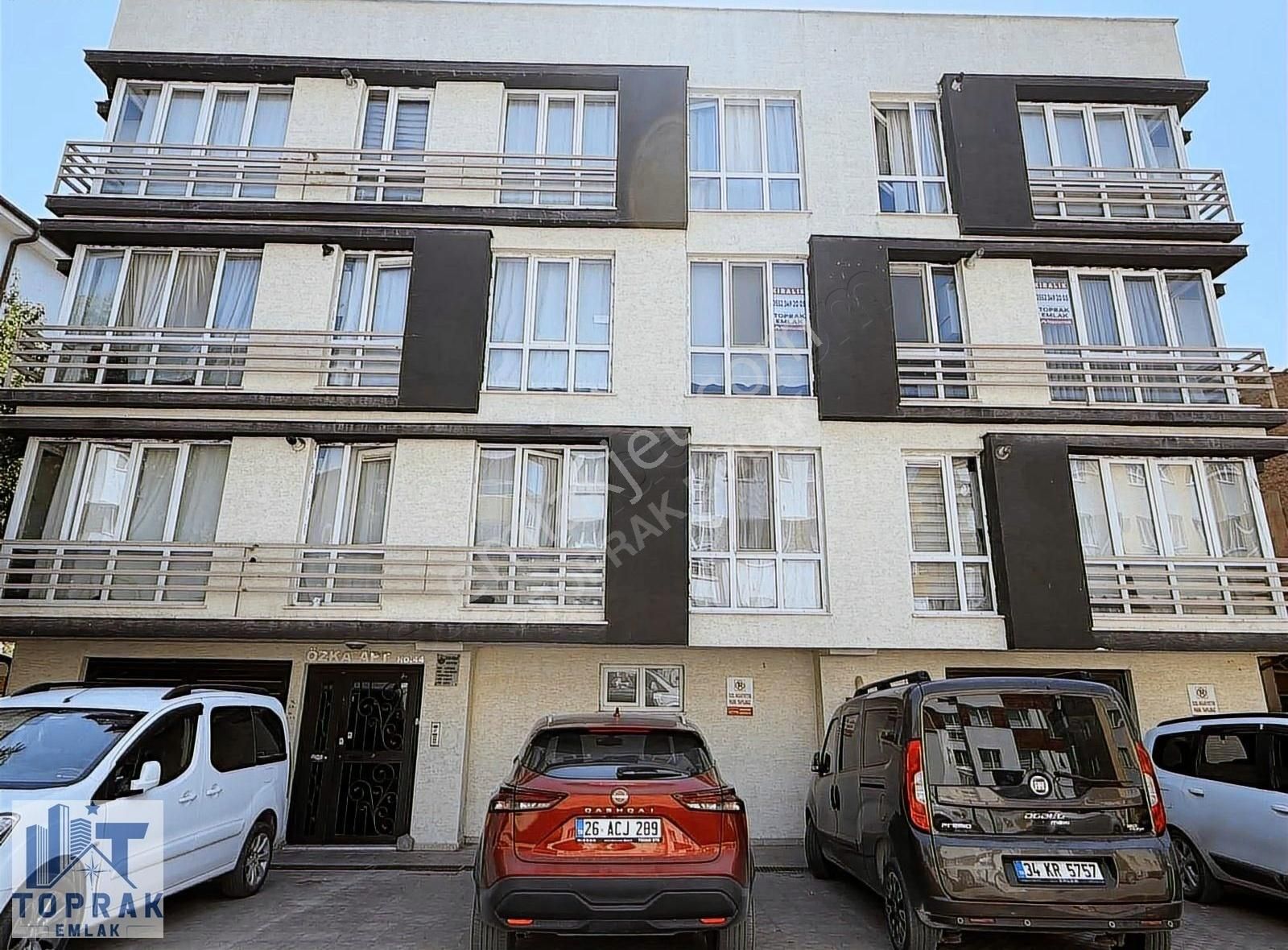 Toprak Emlaktan Uluönder Mah.de Arakat Asansörlü Kiralık1+1
