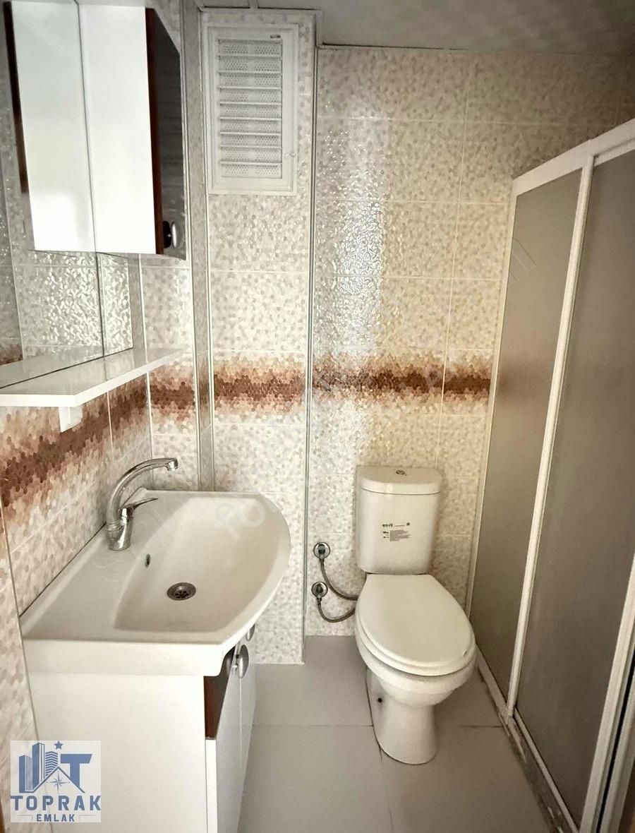 Toprak Emlaktan Çamlıca Mah. Topbakzade Cd Yakını Kiralık 2+1