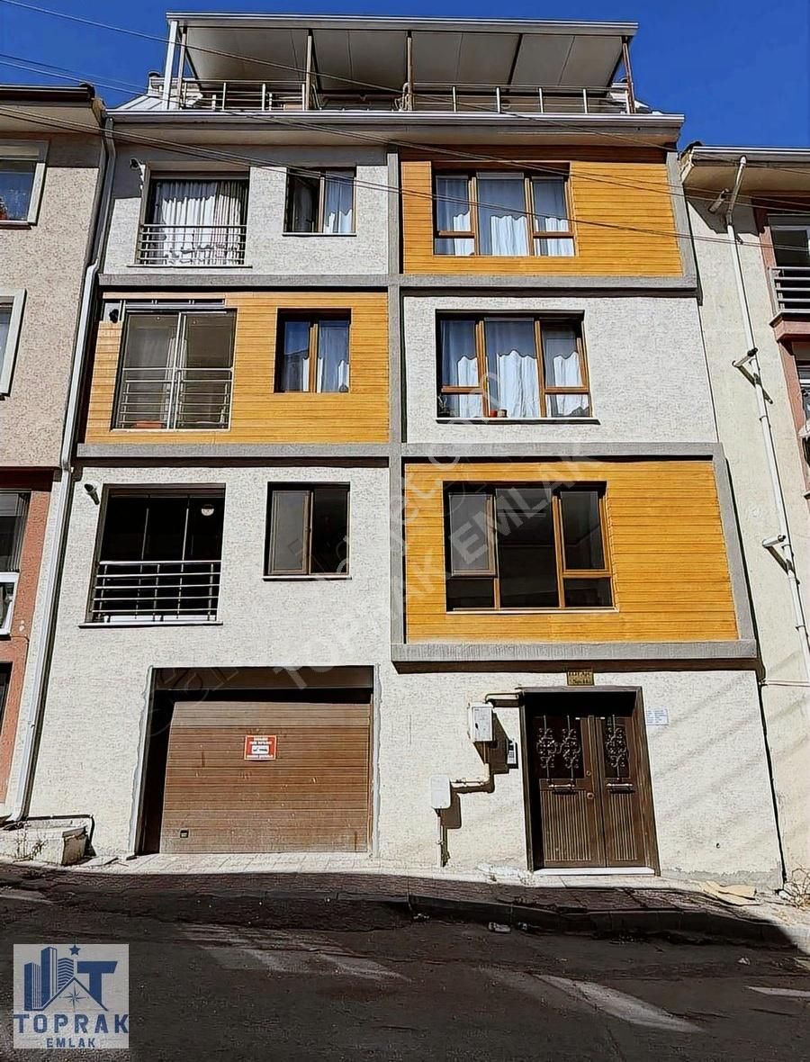 Toprak Emlaktan Anadolu Üni Yakını Asansörlü Eşyalı Kiralık 1+1