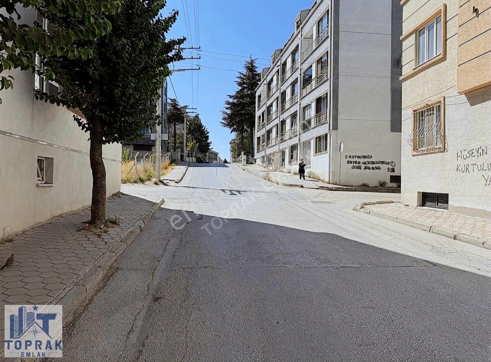 Toprak Emlaktan Şirintepe Mah Asansörlü Eşyalı Geniş Kiralık 2+1