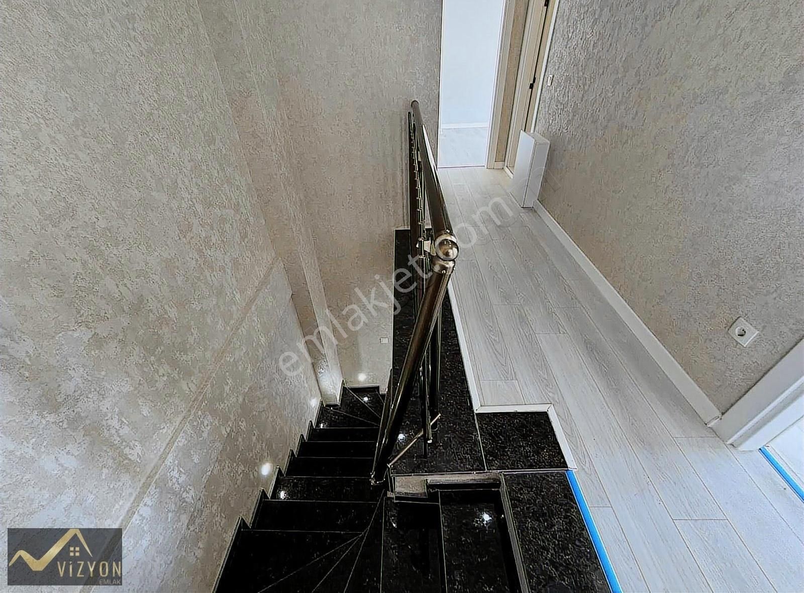 Bağlarbaşı'nda Lüks Ve Konforun Buluştuğu 4+1 Üst Dubleks Daire - Görsel 4