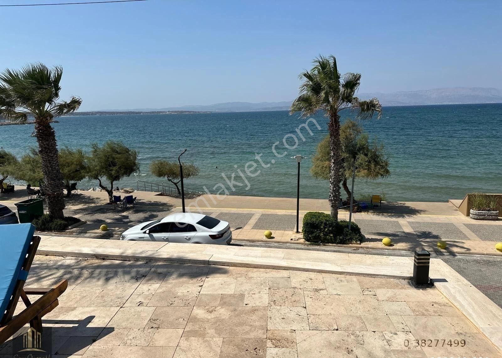 Çeşme Çiftlikte Denize Sıfır 5+2 Tribleks Satılık Villa - Görsel 2