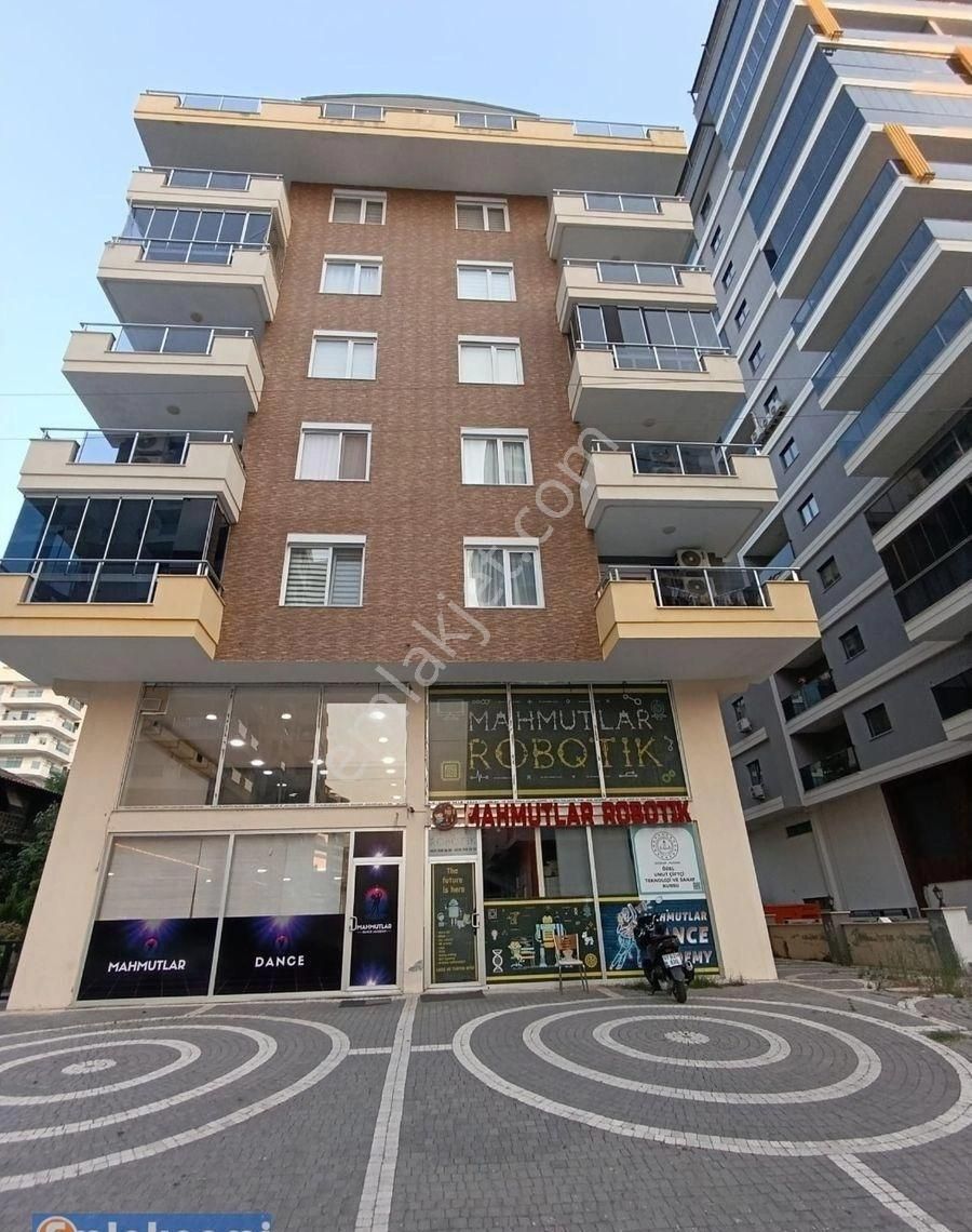 Emlaknomi Mahmutlar 2+1 Full Eşyalı 2 Banyolu 2 Balkon Arakat 5 Yıllık Havuzlu Satılık Daire