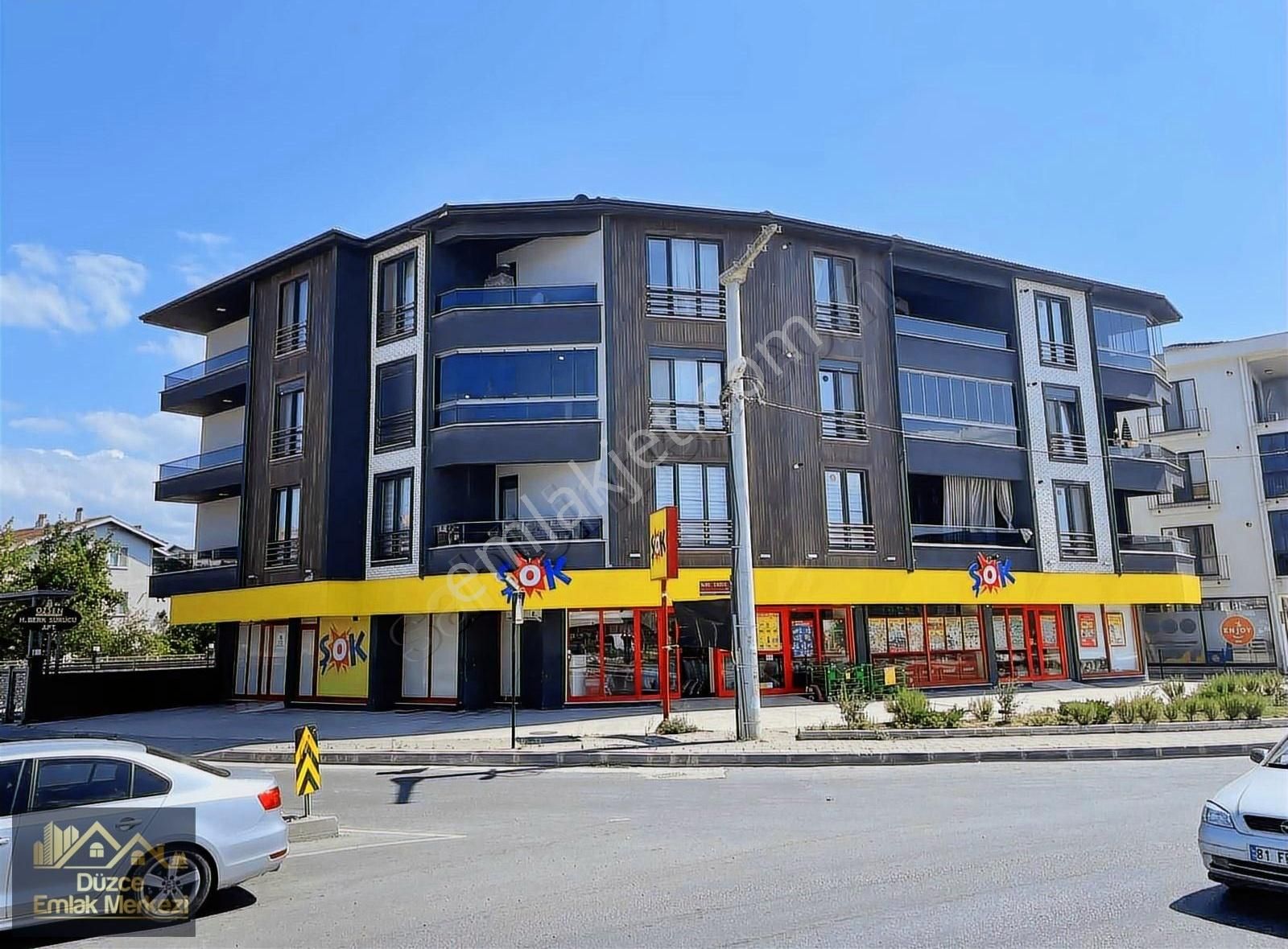 Körpeşler Mahallesinde Cadde Cepheli Ultra Lüks Geniş 3+1 Daire