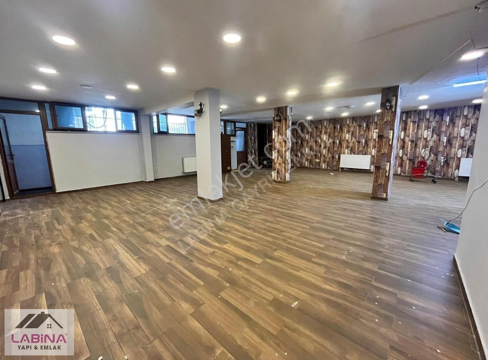 Küçükçekmece İnönü Mah. Kiralık 400 M2 Alt Ve Üst 2 Katlı