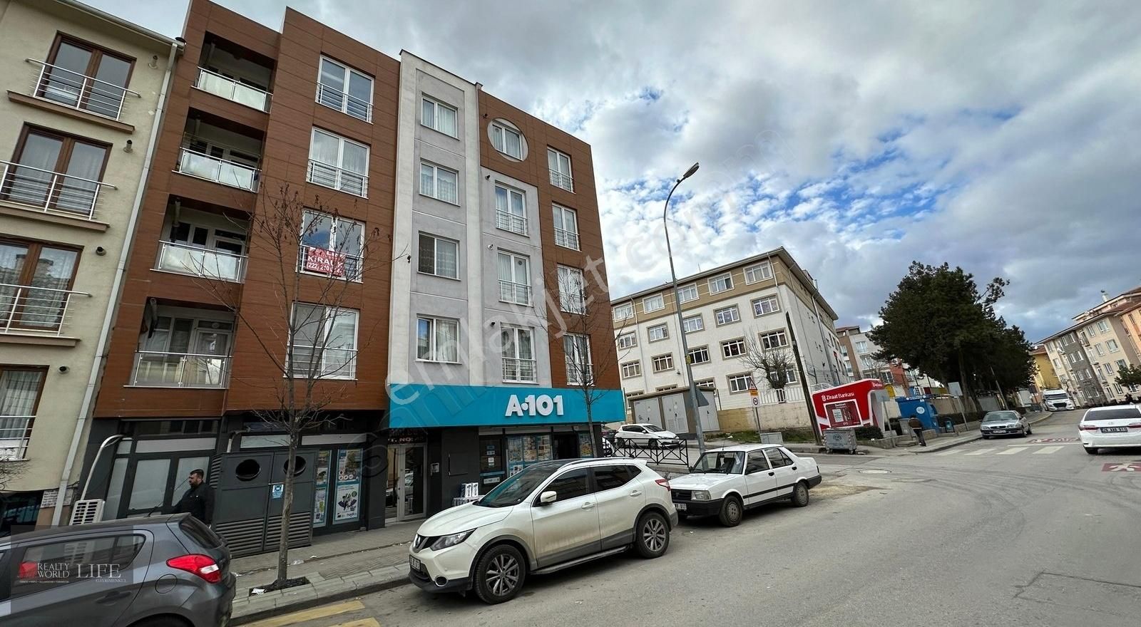Rwlıfe// Yıldıztepe Mh. Dumlupınar Caddesi Üzerinde Satılık 2+1