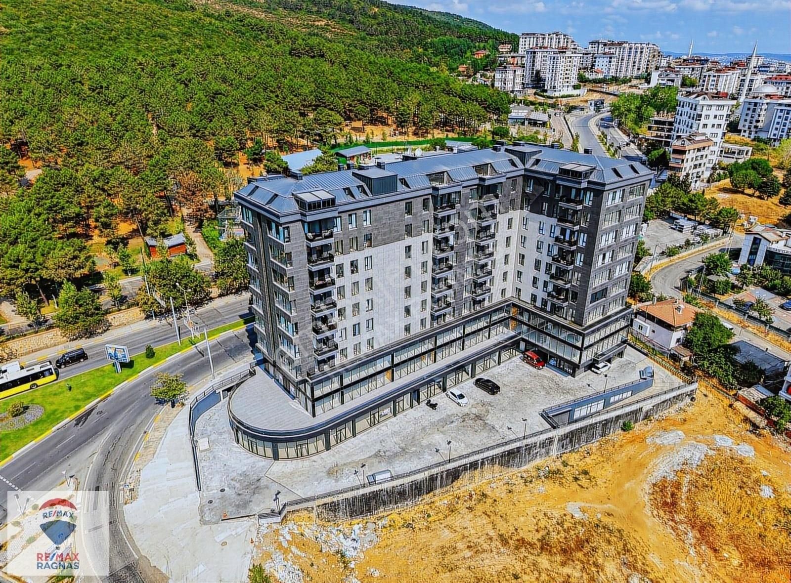 Eşref Bitlis Bulvarı Cepheli 1215m² Açık Otoparklı İşyeri Mağaza