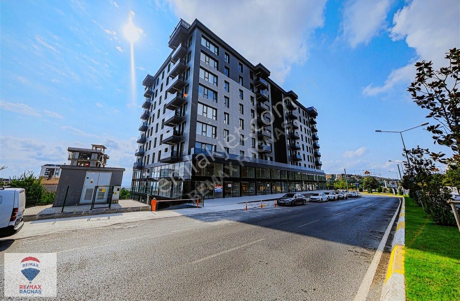 Atalar Bulvar'da Cadde Cepheli Giriş Kiralık Büro Ofis İşyeri - Görsel 12