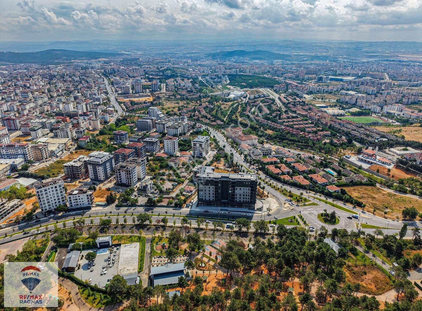 Atalar Bulvar'da Cadde Cepheli Giriş Kiralık Büro Ofis İşyeri - Görsel 3