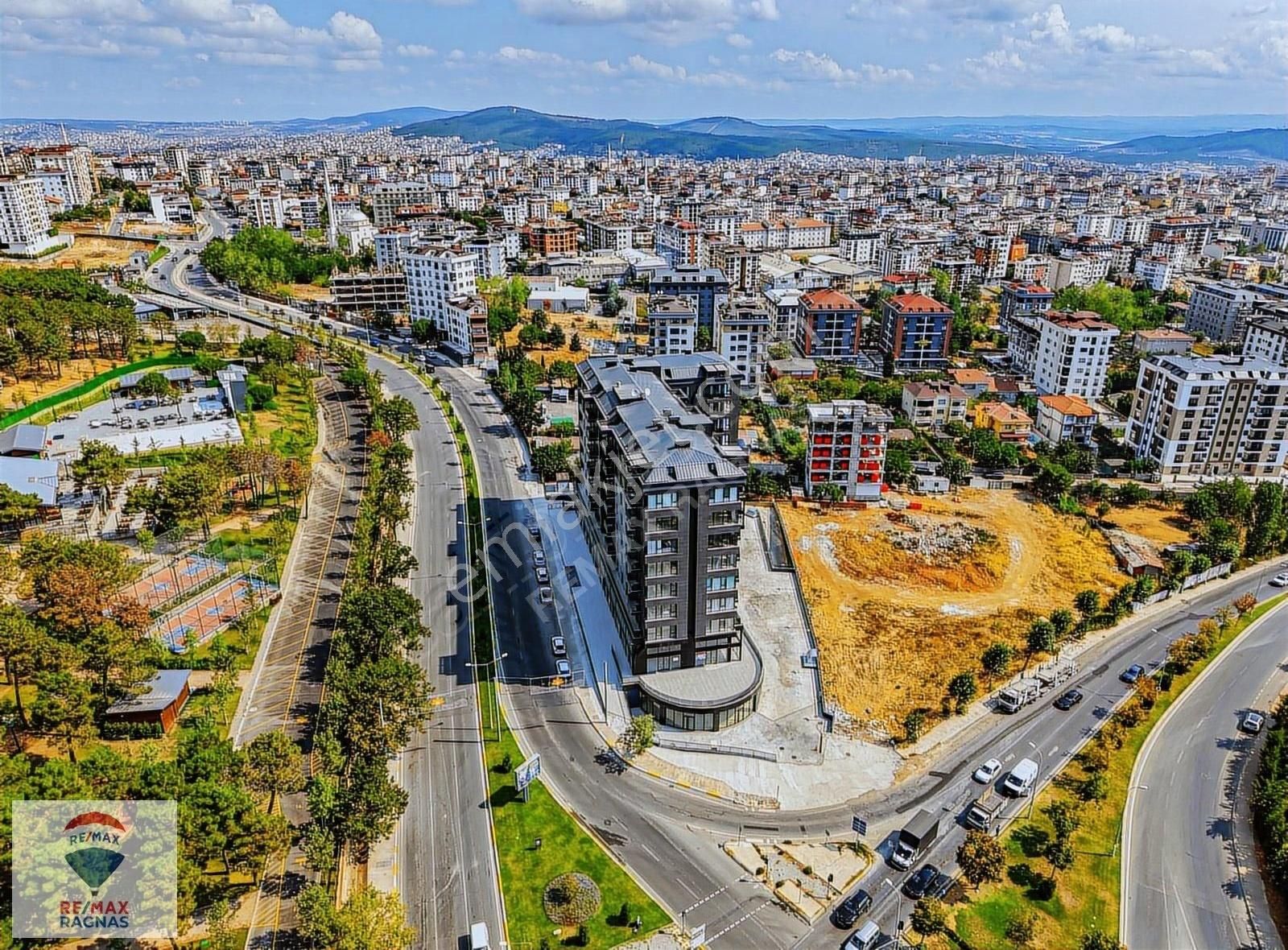 Atalar Bulvar'da Cadde Cepheli Giriş Kiralık Büro Ofis İşyeri - Görsel 10