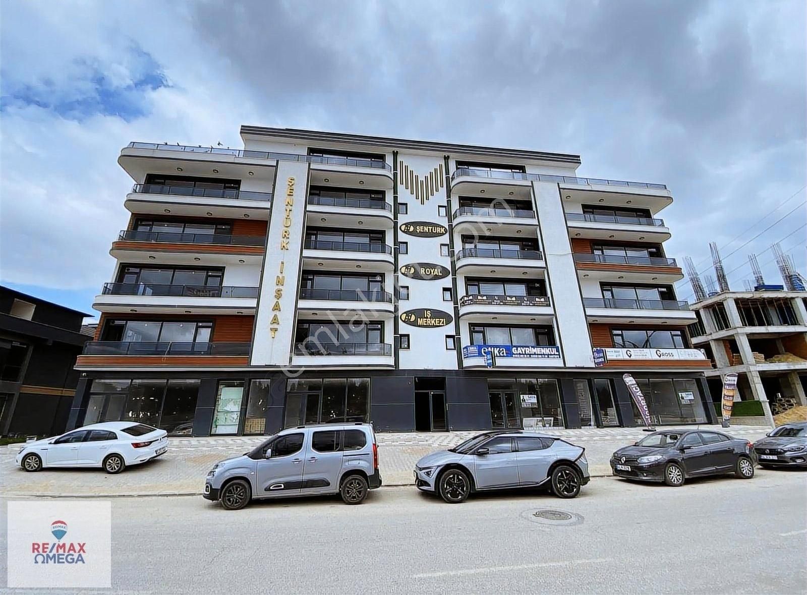 Kartepe Fsm Kent Meydanında Cadde Üzeri Satılık 56m2 Ofis