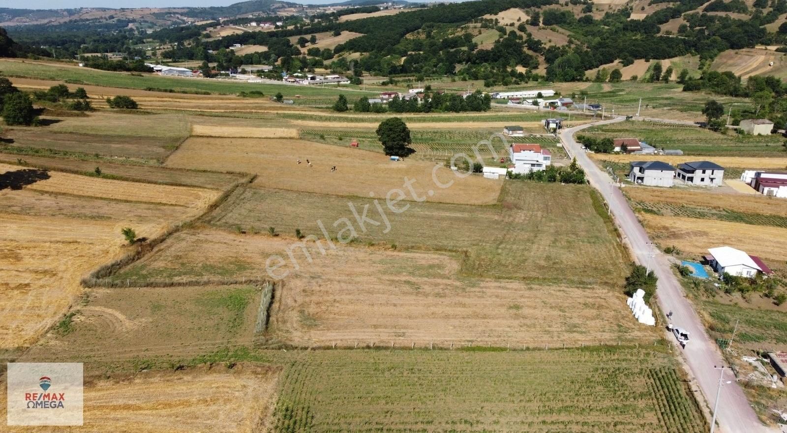 İzmit Kaynarca'da Yola Cephe 3447 M2 Satılık Tarla