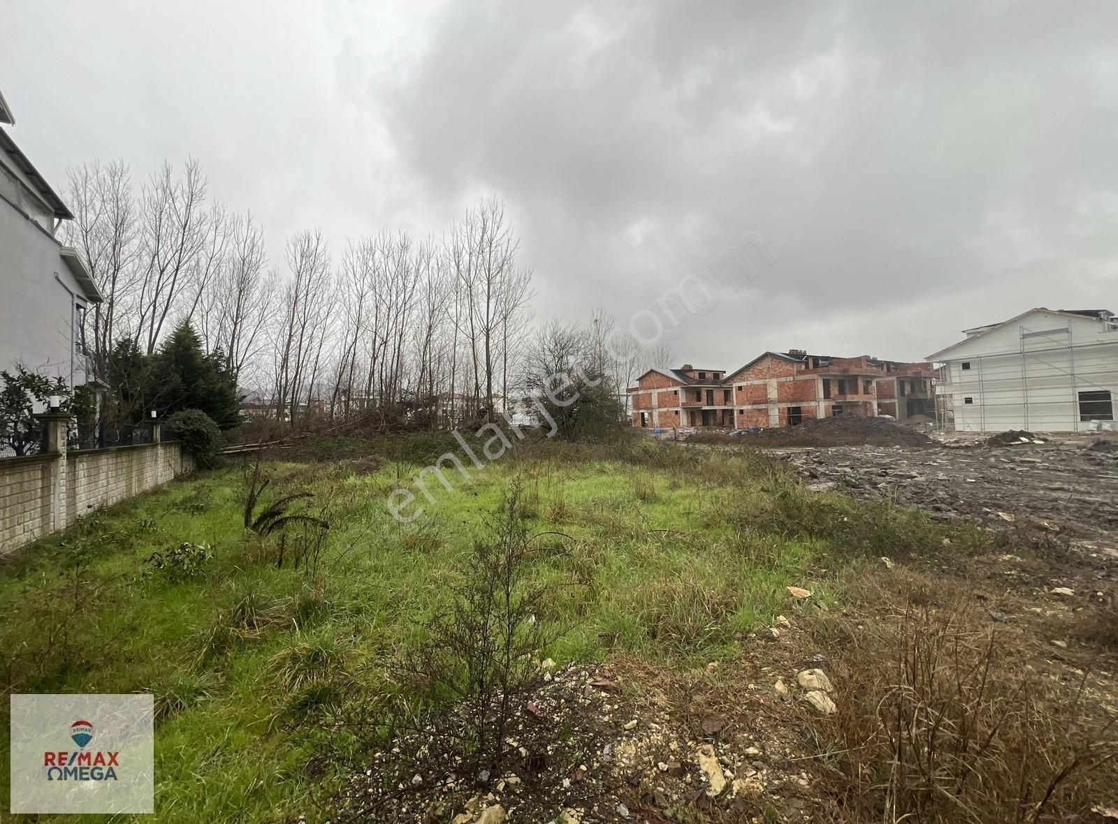 Başiskele'de Merkezi Konumda 1620 M2 %30 İmarlı Satılık Arsa
